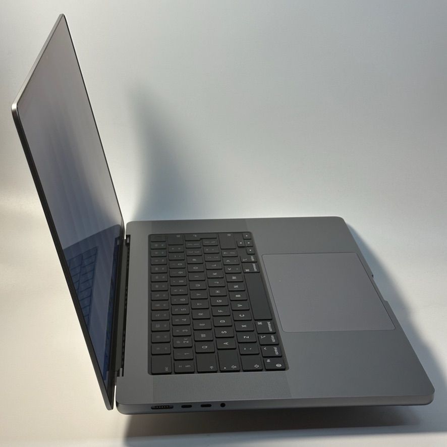 MacBook Pro 16-inch 16 inch 2022 M2 Pro 12-core 512GB – refurbished – excellent condition | iMac and More