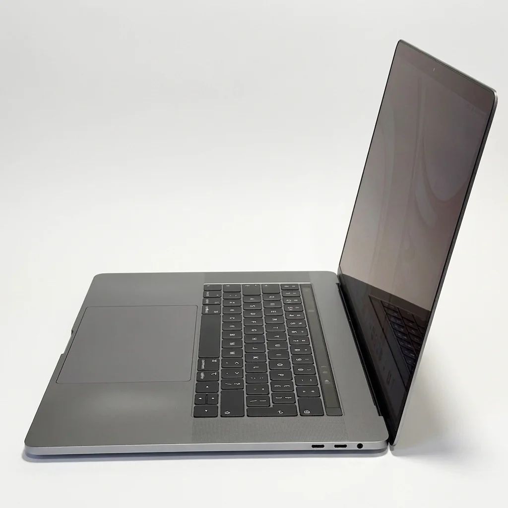 MacBook Pro 15 inch 2018 2018 refurbished Grade B — φωτογραφία 6