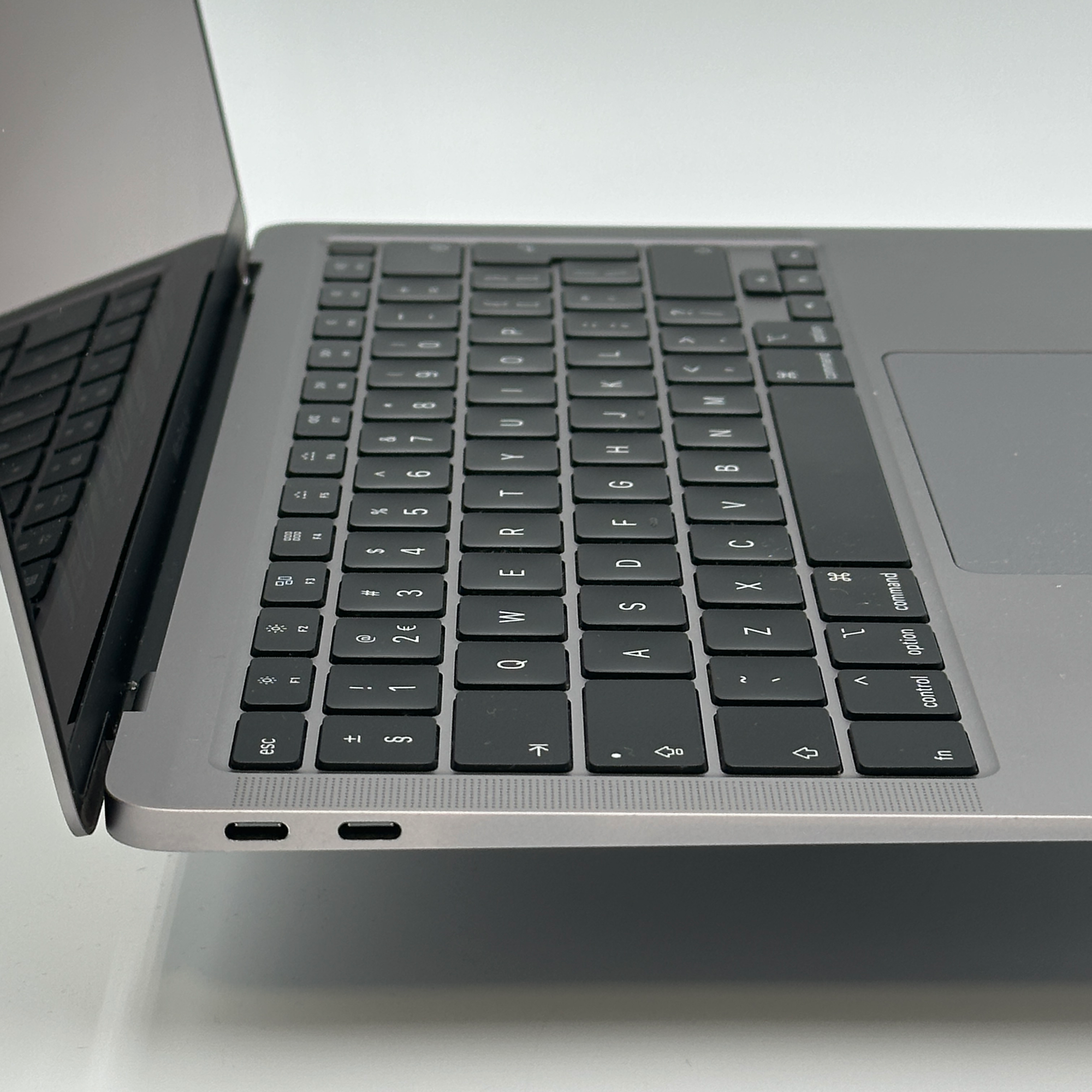 MacBook Air 13-inch 13 inch 2020 Core i3 1.1 GHz 8GB 256GB – refurbished – excellent condition | iMac and More