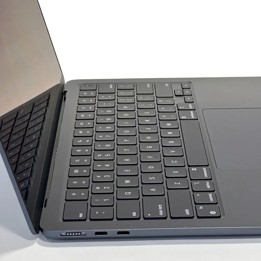 MacBook Air 13.6 inch 2022 2022 refurbished Grade B — φωτογραφία 4