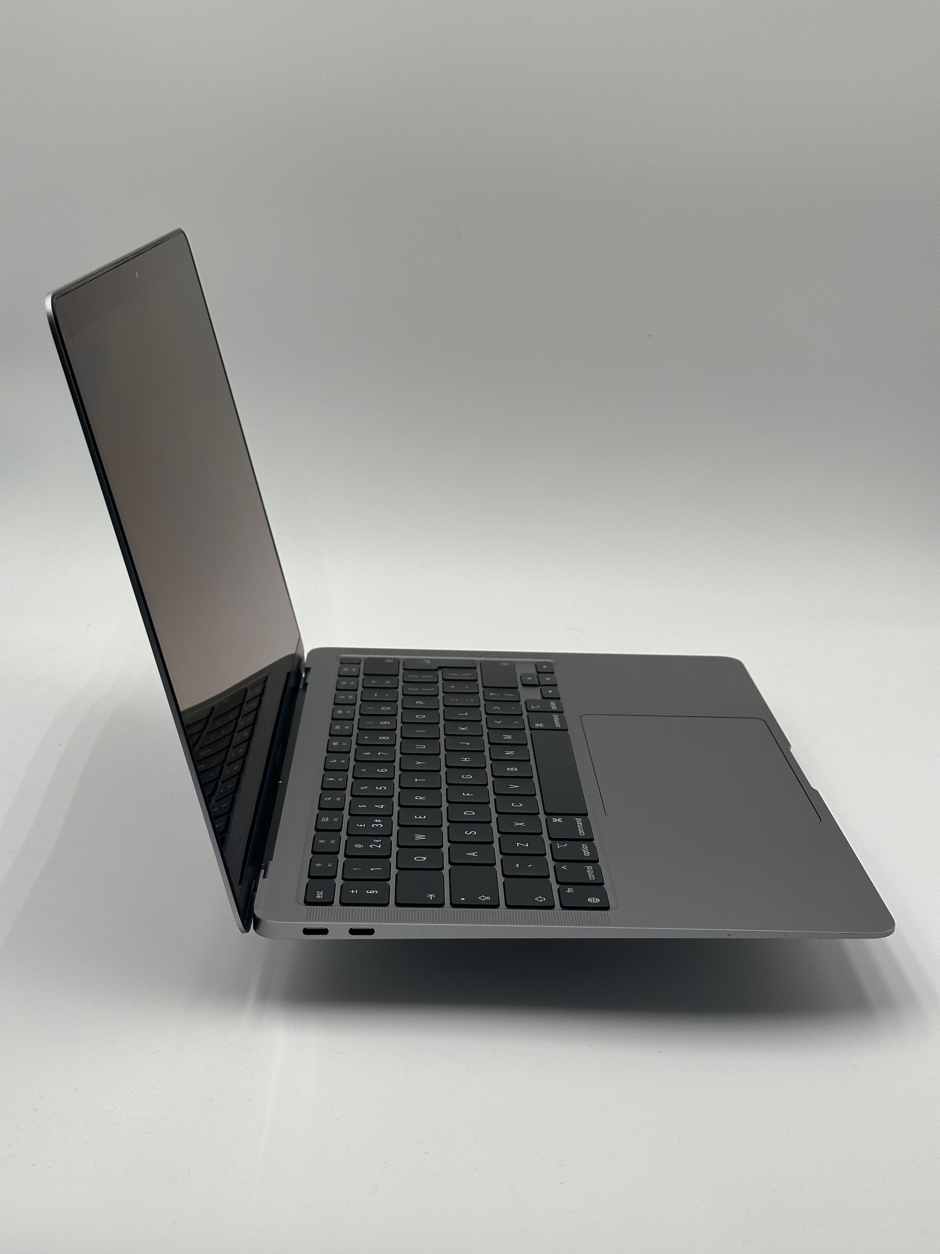 MacBook Air 13 inch 2020 M1 8-core 8GB 256GB – refurbished – goede staat | iMac and More