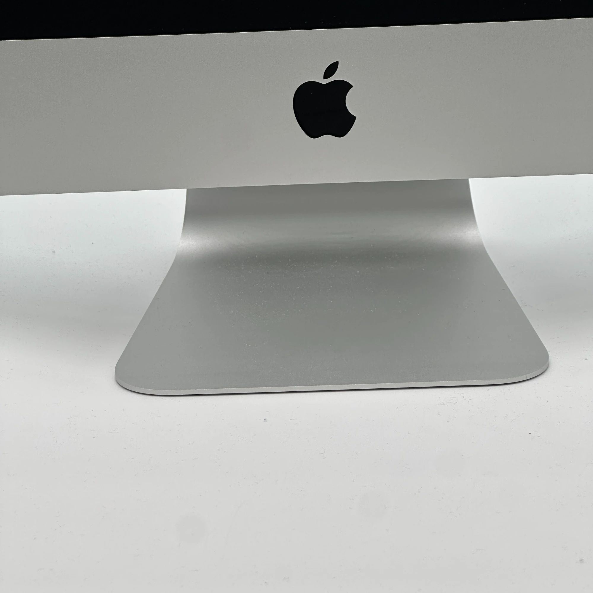 iMac 21.5 inch 2019 Core i3 3.6GHz 8GB 256GB – refurbished – excellent condition | iMac and More