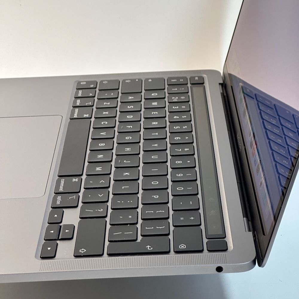 MacBook Pro 13 inch M1 2020 refurbished Grade A — foto 5