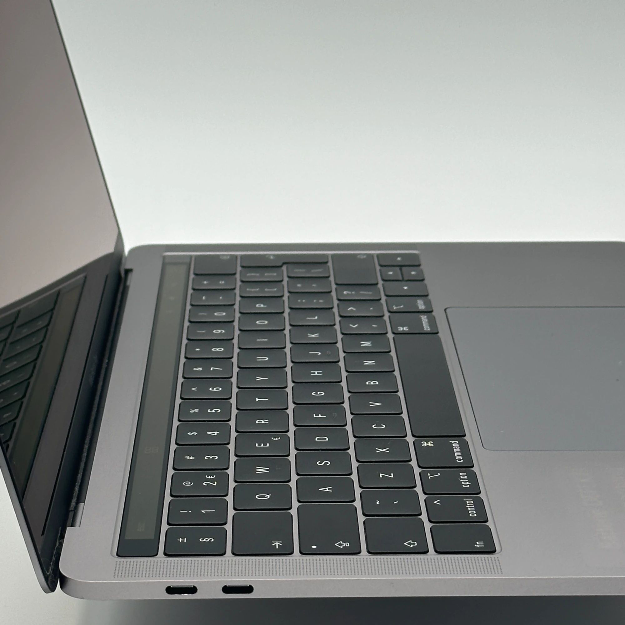 MacBook Pro 13 inch 2018 Core i5 2.3 GHz 8GB 256GB – refurbished – uitstekende staat | iMac and More