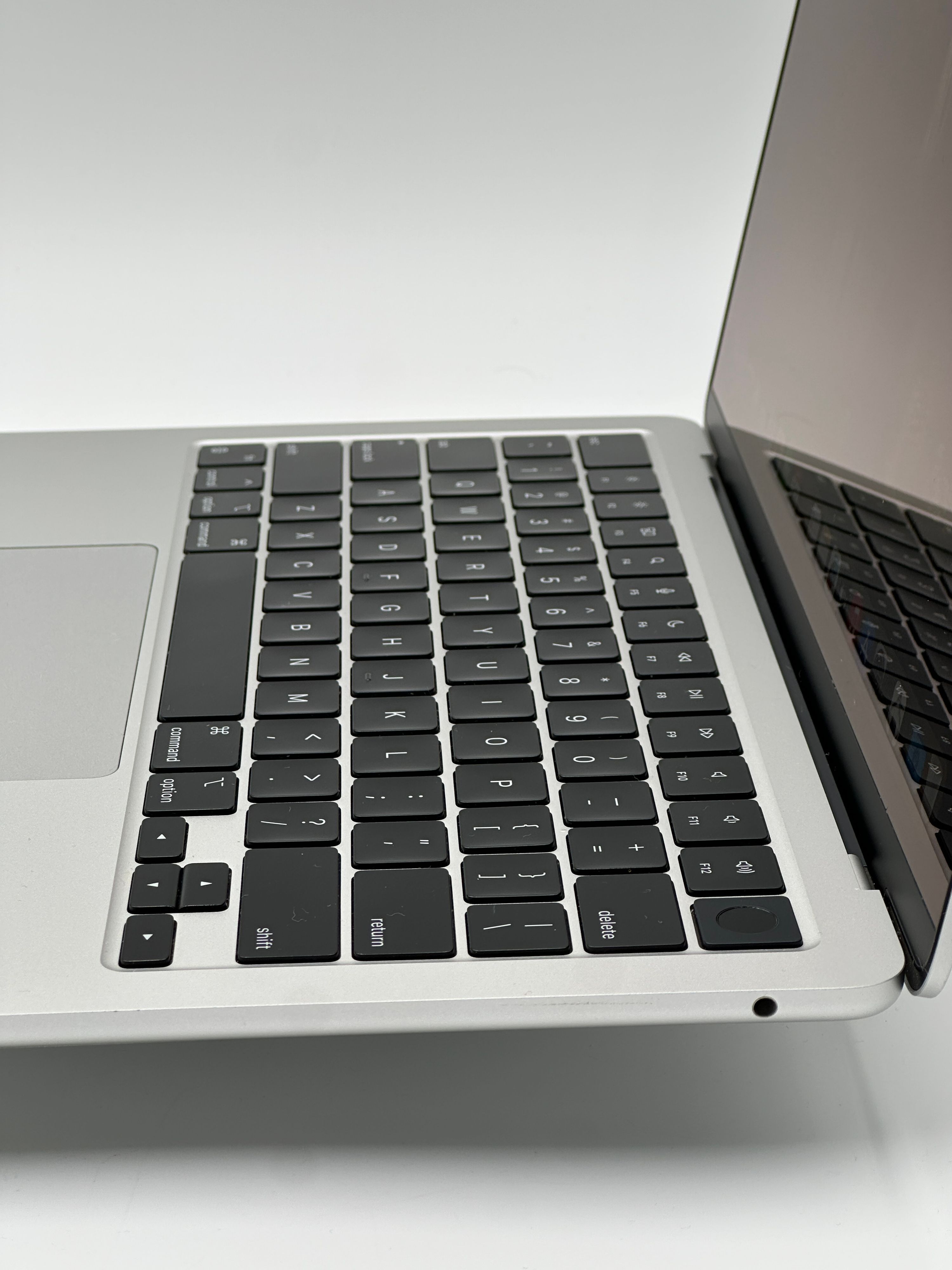 MacBook Air 13,6 ιντσών 13.6 inch 2022 M2 8-core 16GB 256GB – μεταχειρισμένο – άριστη κατάσταση | iMac and More