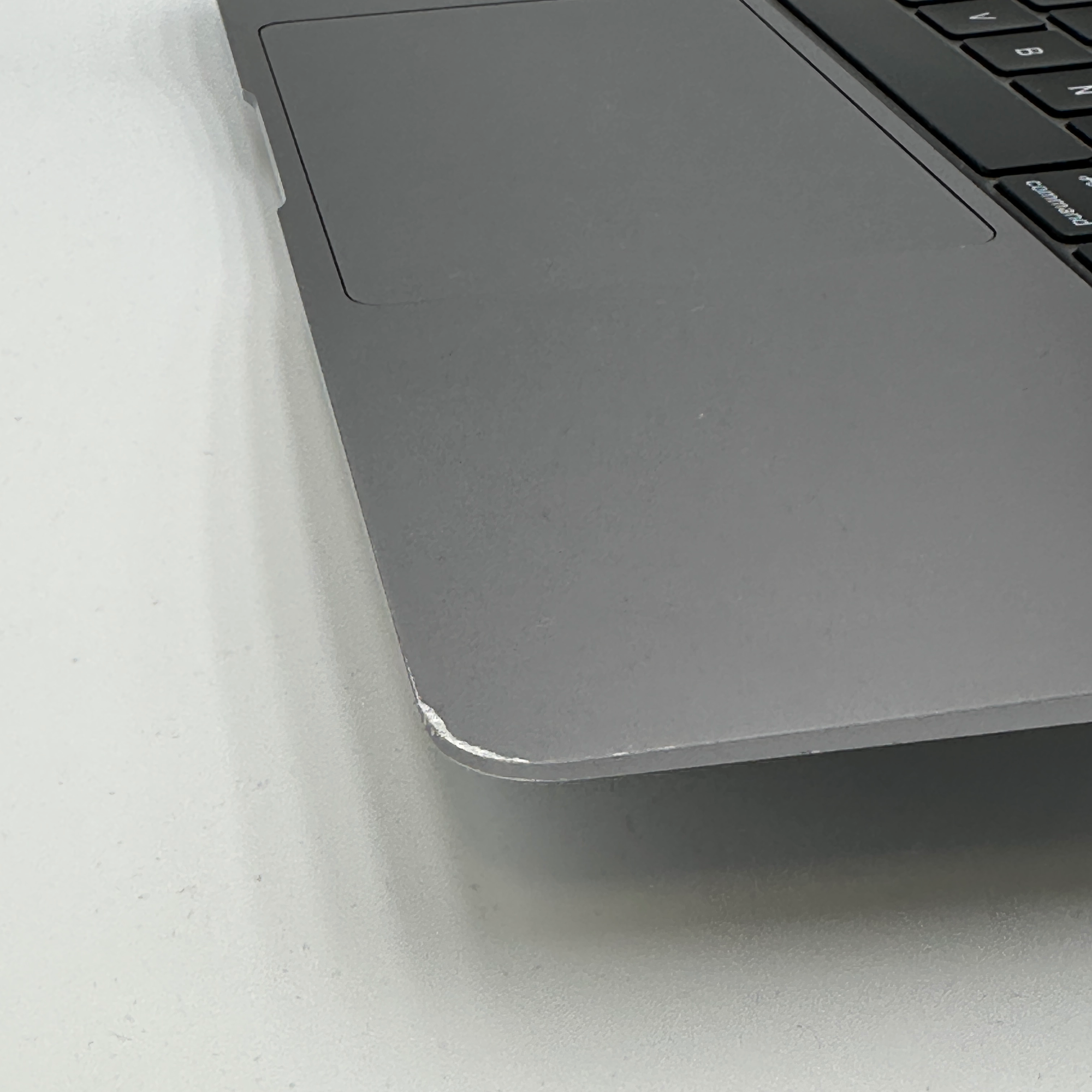 MacBook Air 13 inch 2020 M1 8-core 8GB 256GB – refurbished – goede staat | iMac and More