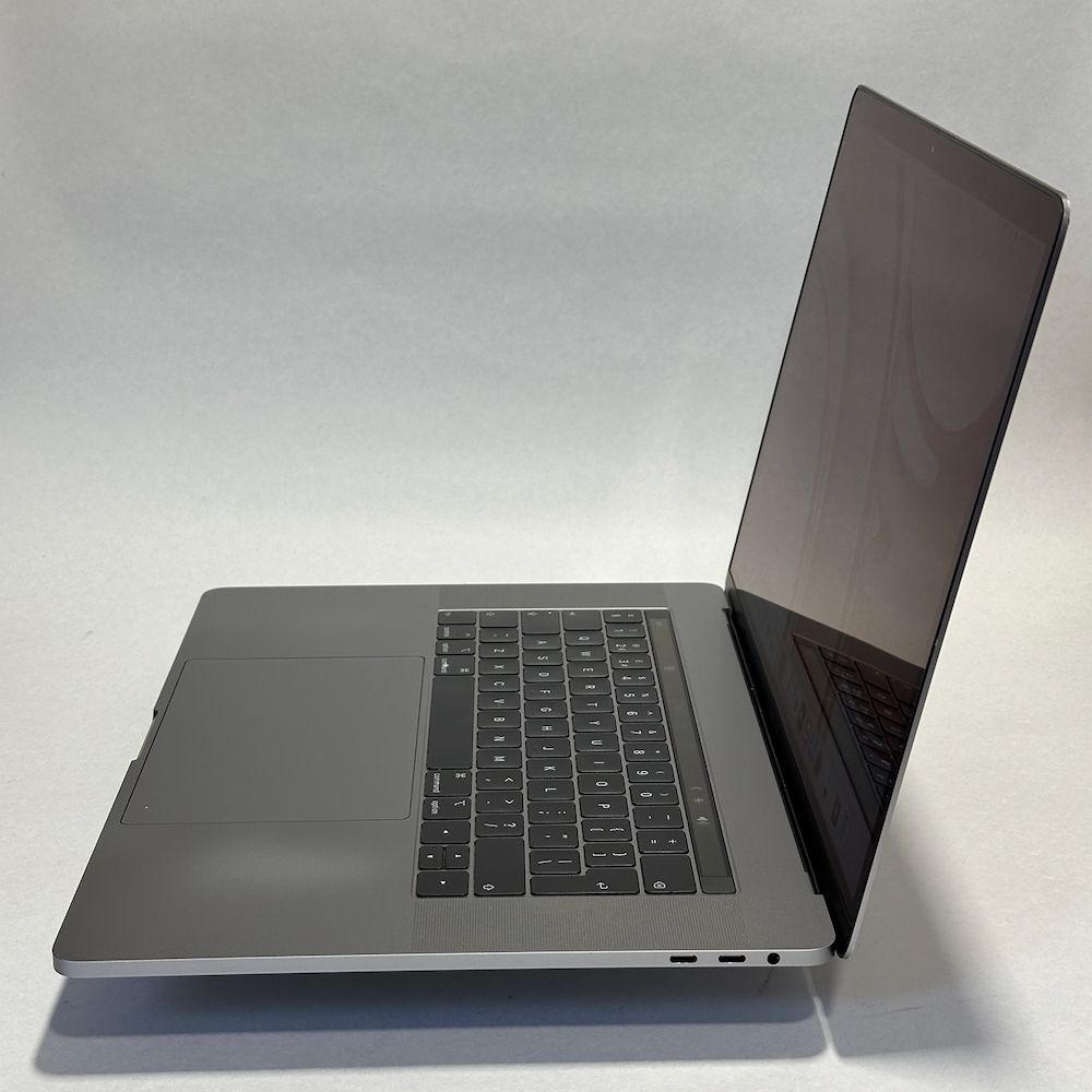 MacBook Pro 15 inch 2018 2018 refurbished Grade B — foto 6