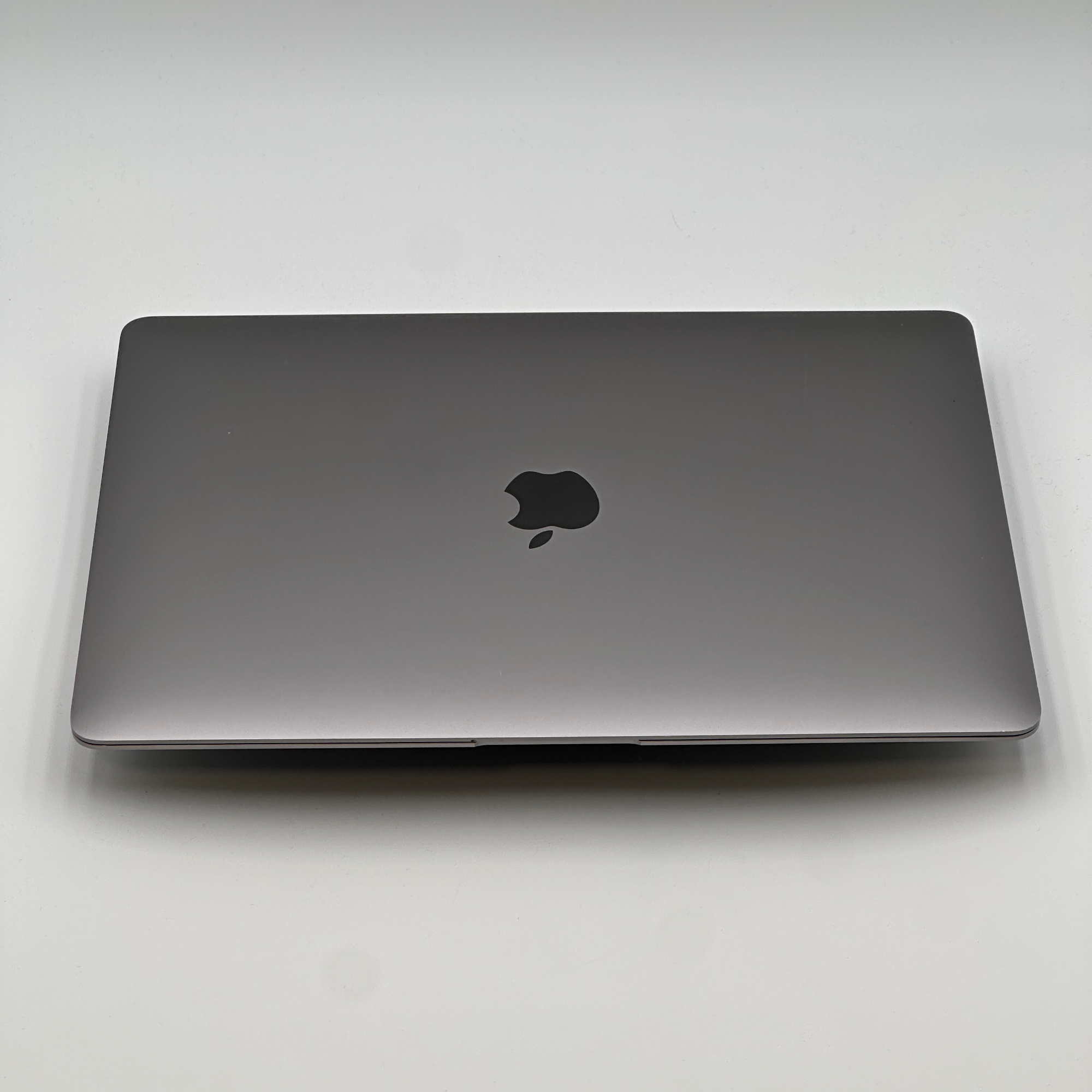 MacBook Air 13-inch 13 inch 2020 Core i3 1.1 GHz 8GB 256GB – refurbished – excellent condition | iMac and More