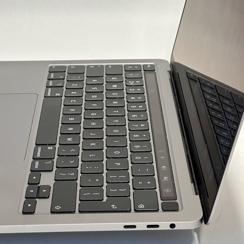 MacBook Pro 13 inch 2020 2020 refurbished Grade B — foto 3