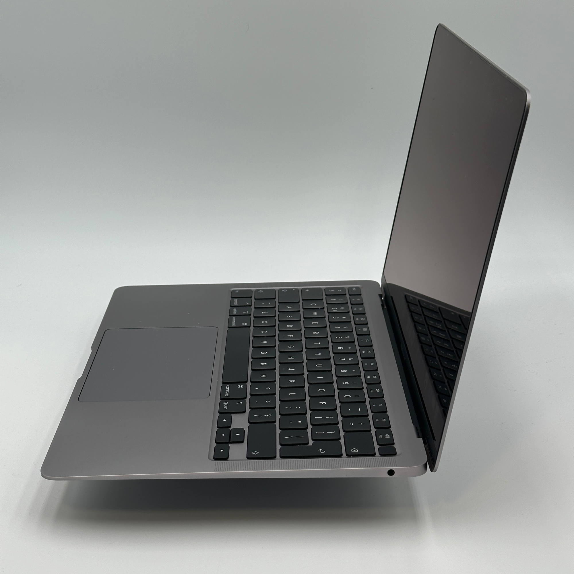 MacBook Air 13-inch 13 inch 2020 Core i3 1.1 GHz 8GB 256GB – refurbished – excellent condition | iMac and More