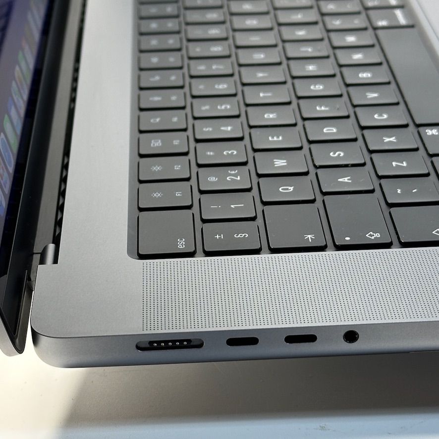 MacBook Pro 16 ιντσών 16 inch 2021 M1 Pro 10-core 16GB 512GB – μεταχειρισμένο – άριστη κατάσταση | iMac and More
