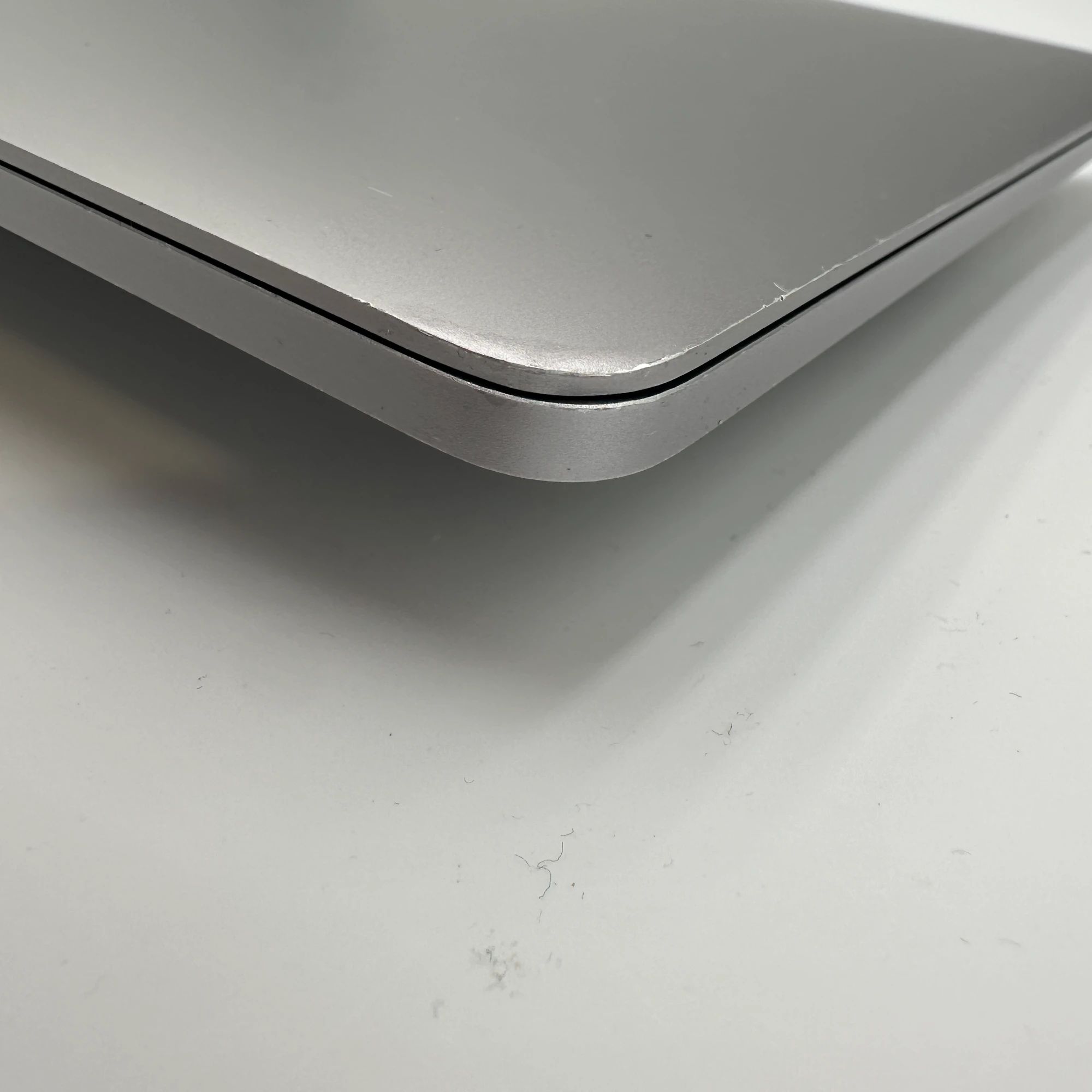 MacBook Pro 15 inch 2019 8-Core i9 2,3 GHz 16GB 512GB – refurbished – fair condition | iMac and More