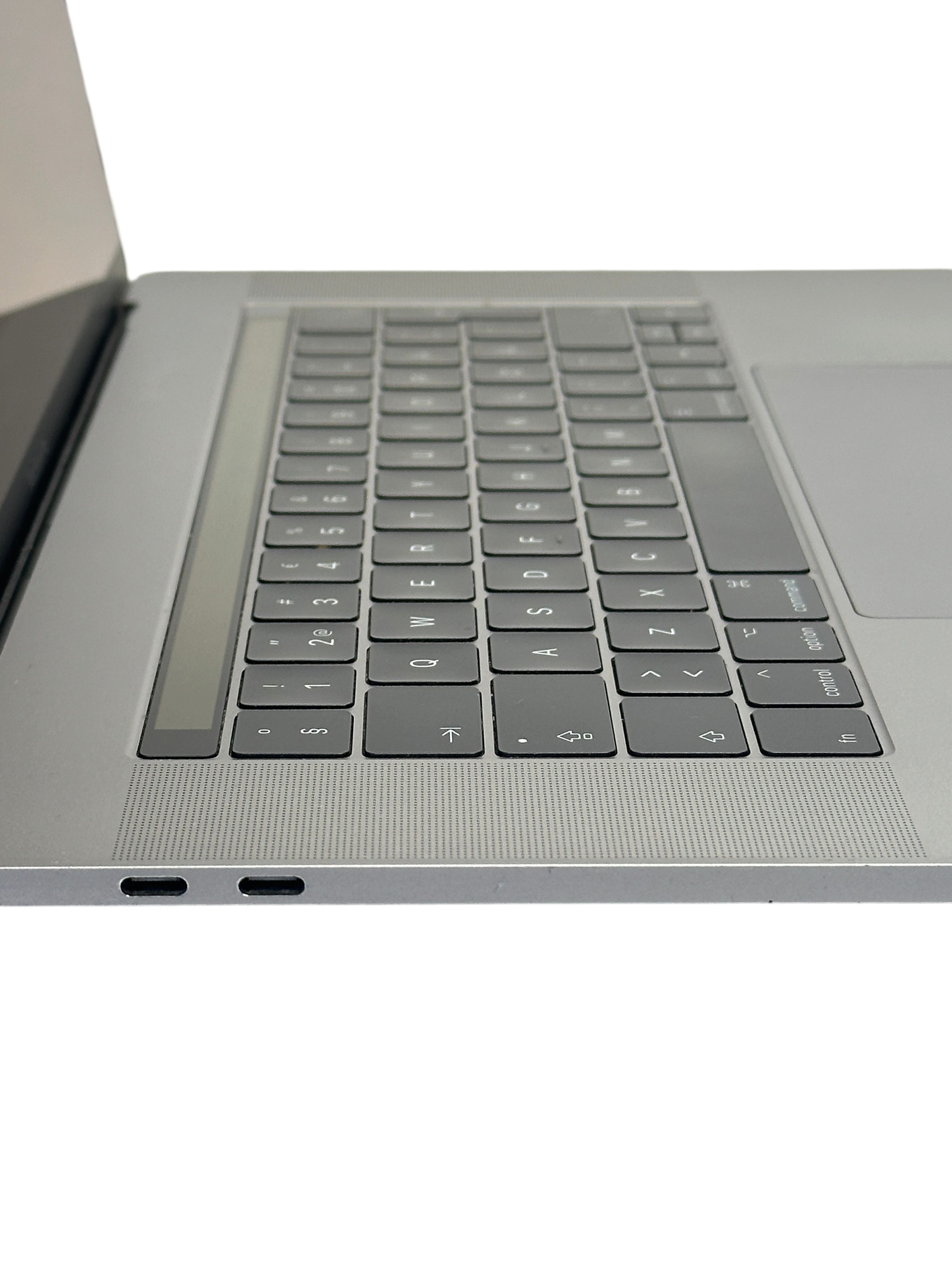 MacBook Pro 15 inch  2017 refurbished Grade B — φωτογραφία 4