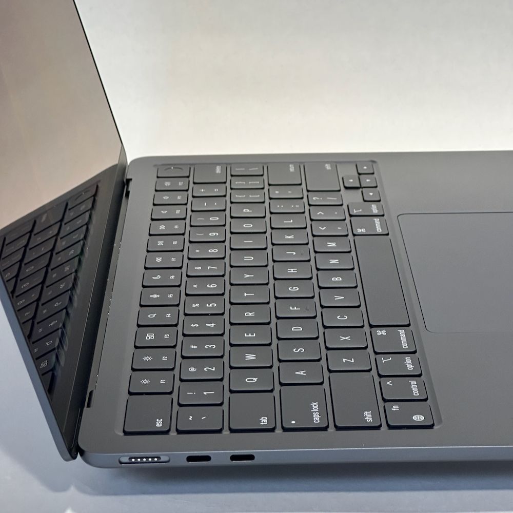 MacBook Air 13.6 inch 2022 2022 refurbished Grade B — foto 4