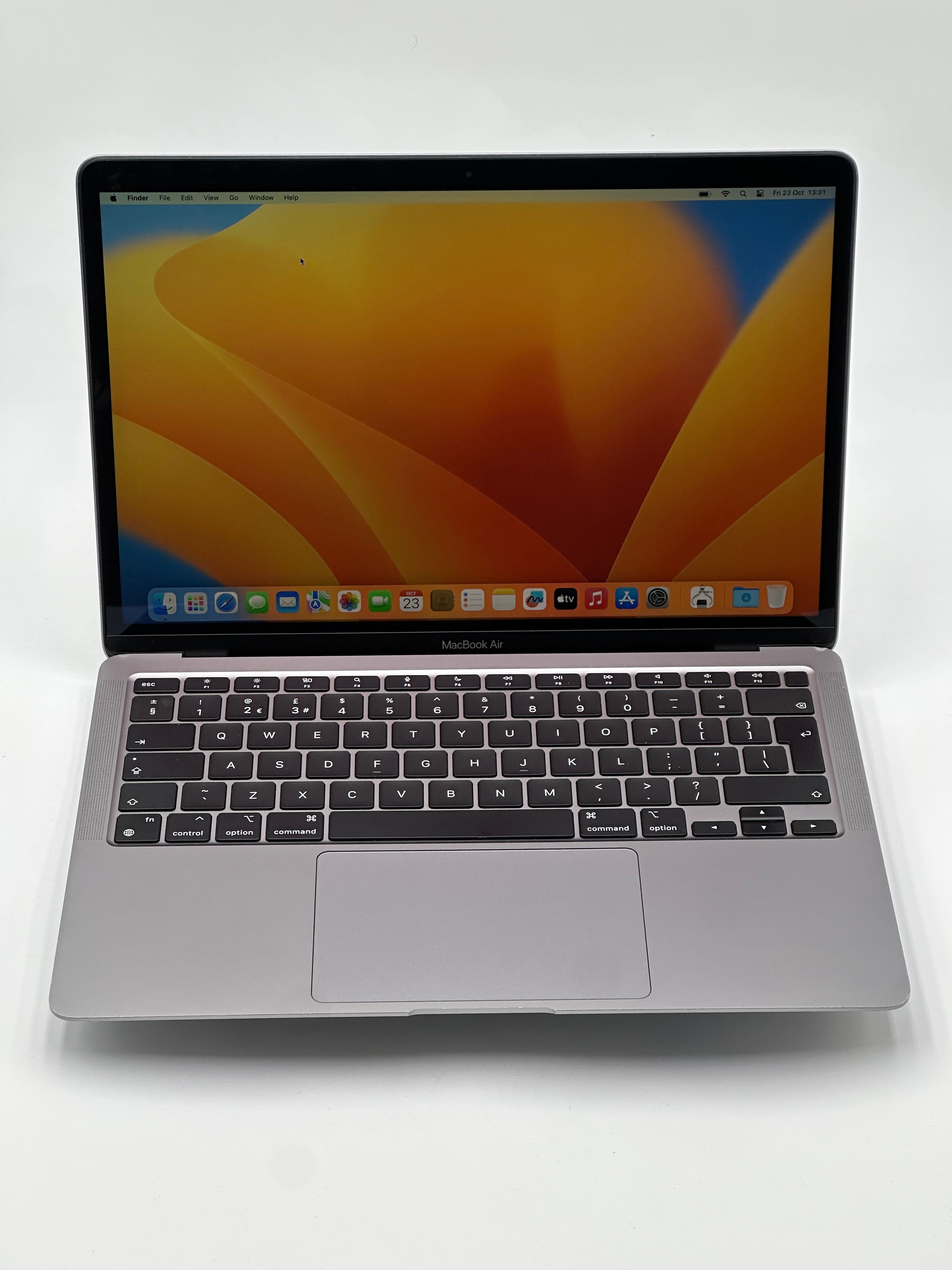 MacBook Air 13 inch 2020 M1 8-core 8GB 256GB – refurbished – goede staat | iMac and More