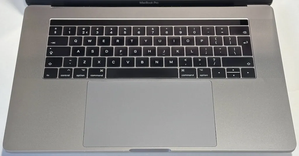 QWERTY NL toetsenbord op refurbished MacBook