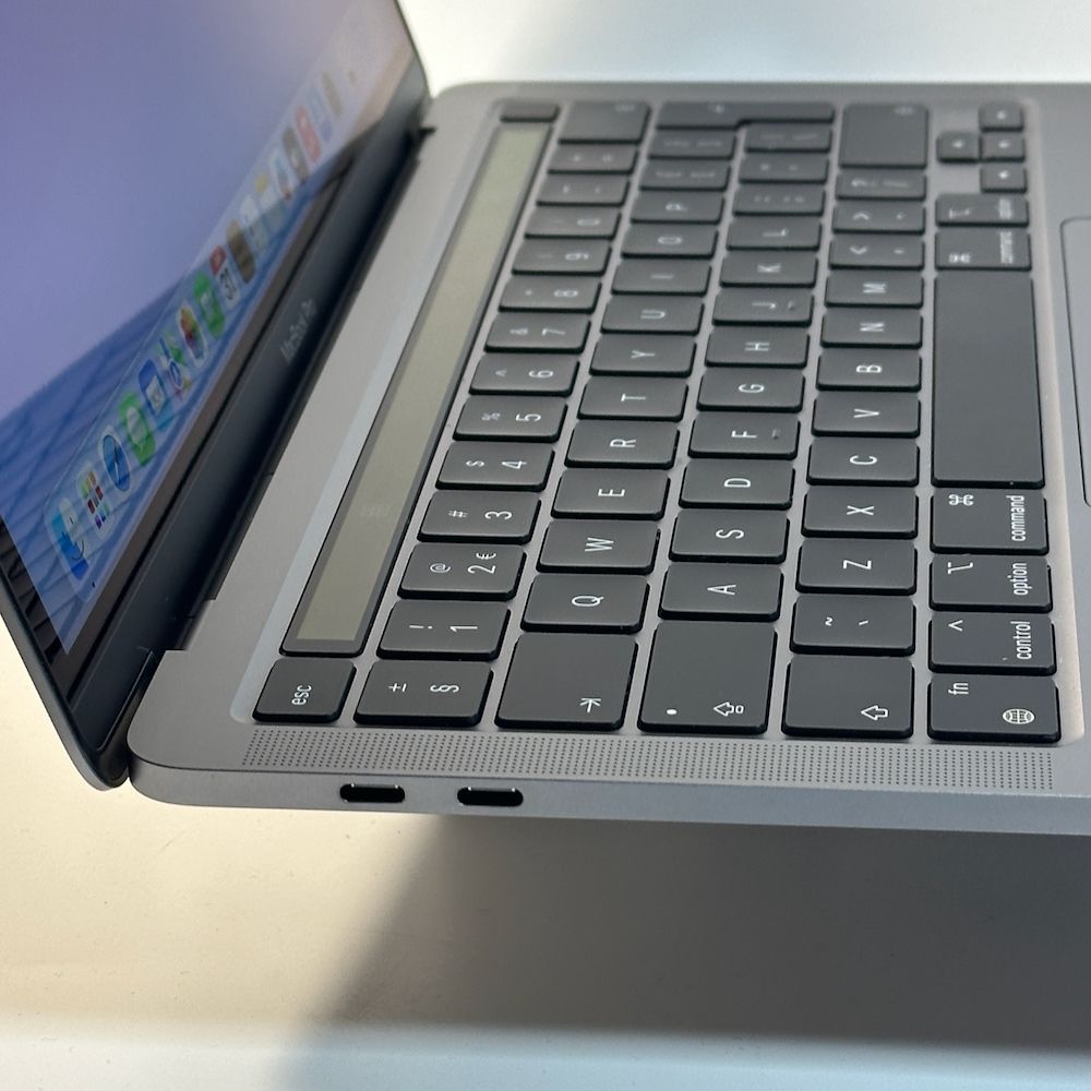 MacBook Pro 13 inch M1 2020 refurbished Grade A — foto 3