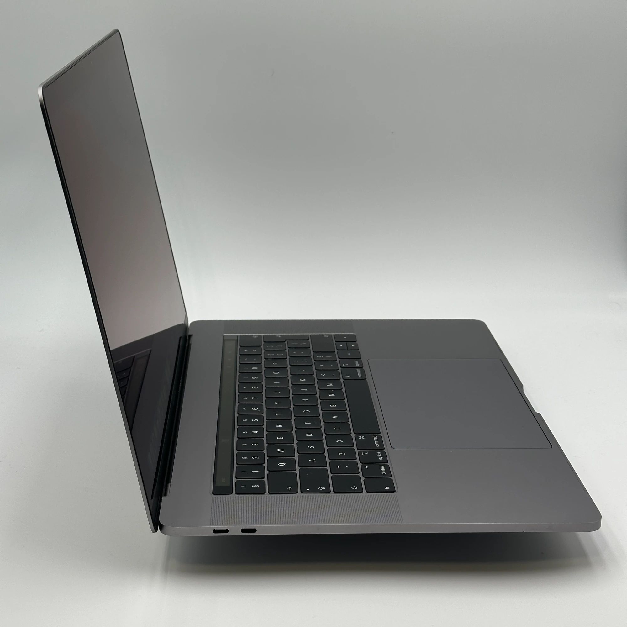 MacBook Pro 15-inch 15 inch 2019 Core i7 2.6 GHz 32GB 256GB – refurbished – excellent condition | iMac and More