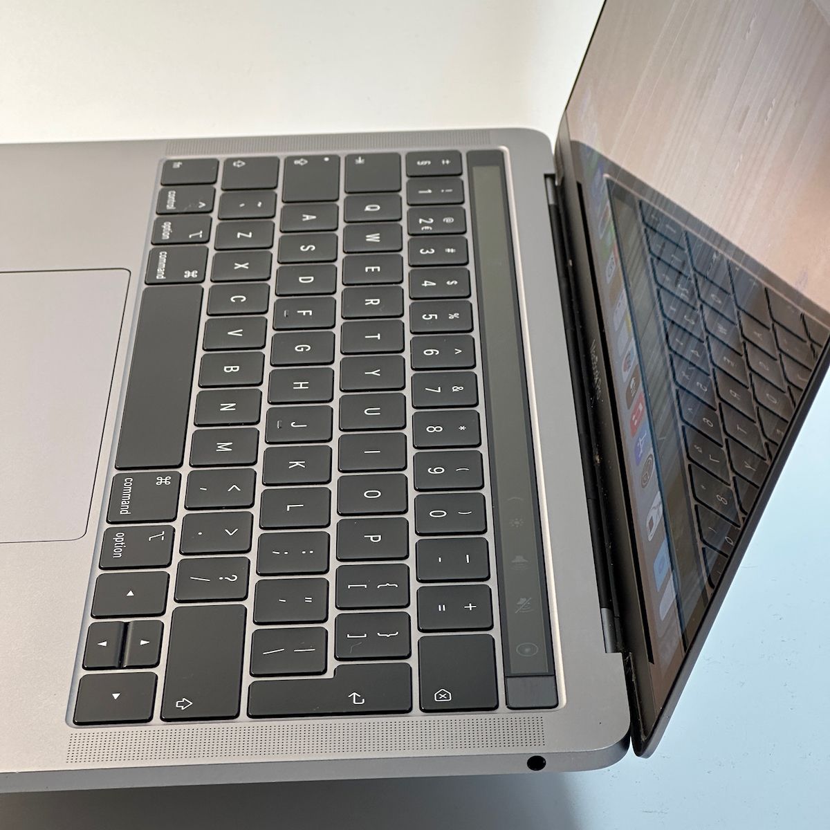 MacBook Pro 13 inch 2019 2019 refurbished Grade B — foto 4