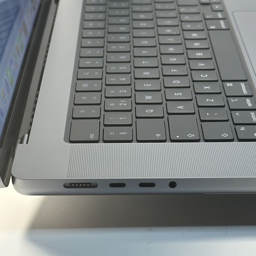 MacBook Pro 16-inch 16 inch 2022 M2 Pro 12-core 512GB – refurbished – excellent condition | iMac and More