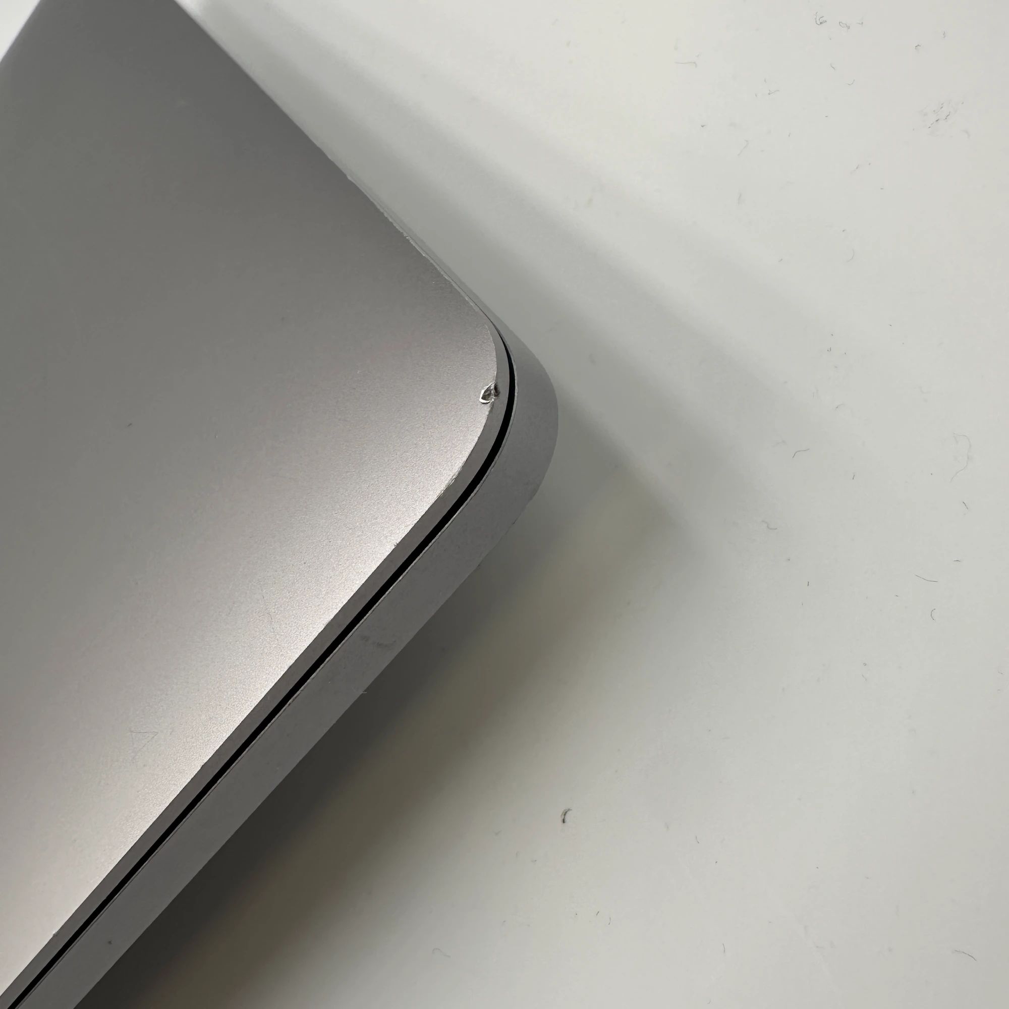 MacBook Pro 13 inch 2020 Core i5 2.0 GHz 16GB 1TB – refurbished – goede staat | iMac and More