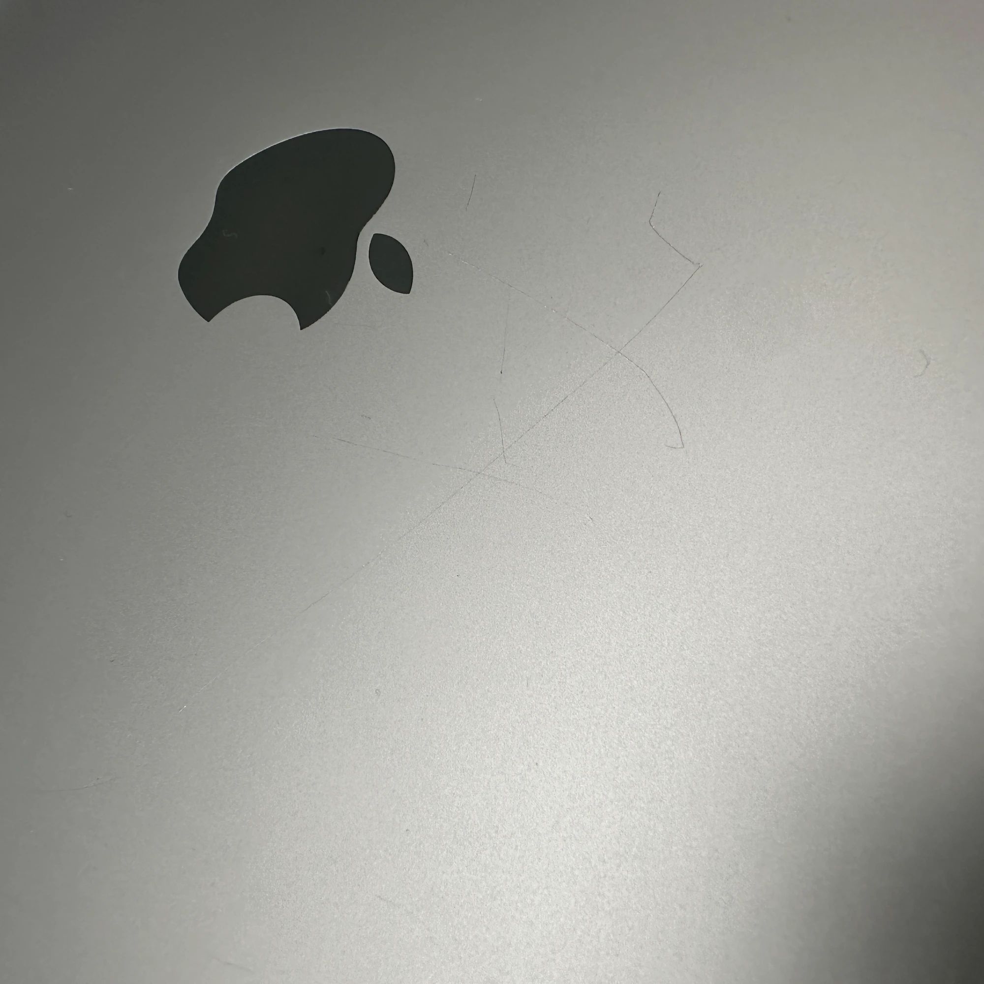 MacBook Pro 13 inch 2020 Core i5 2.0 GHz 16GB 1TB – refurbished – goede staat | iMac and More