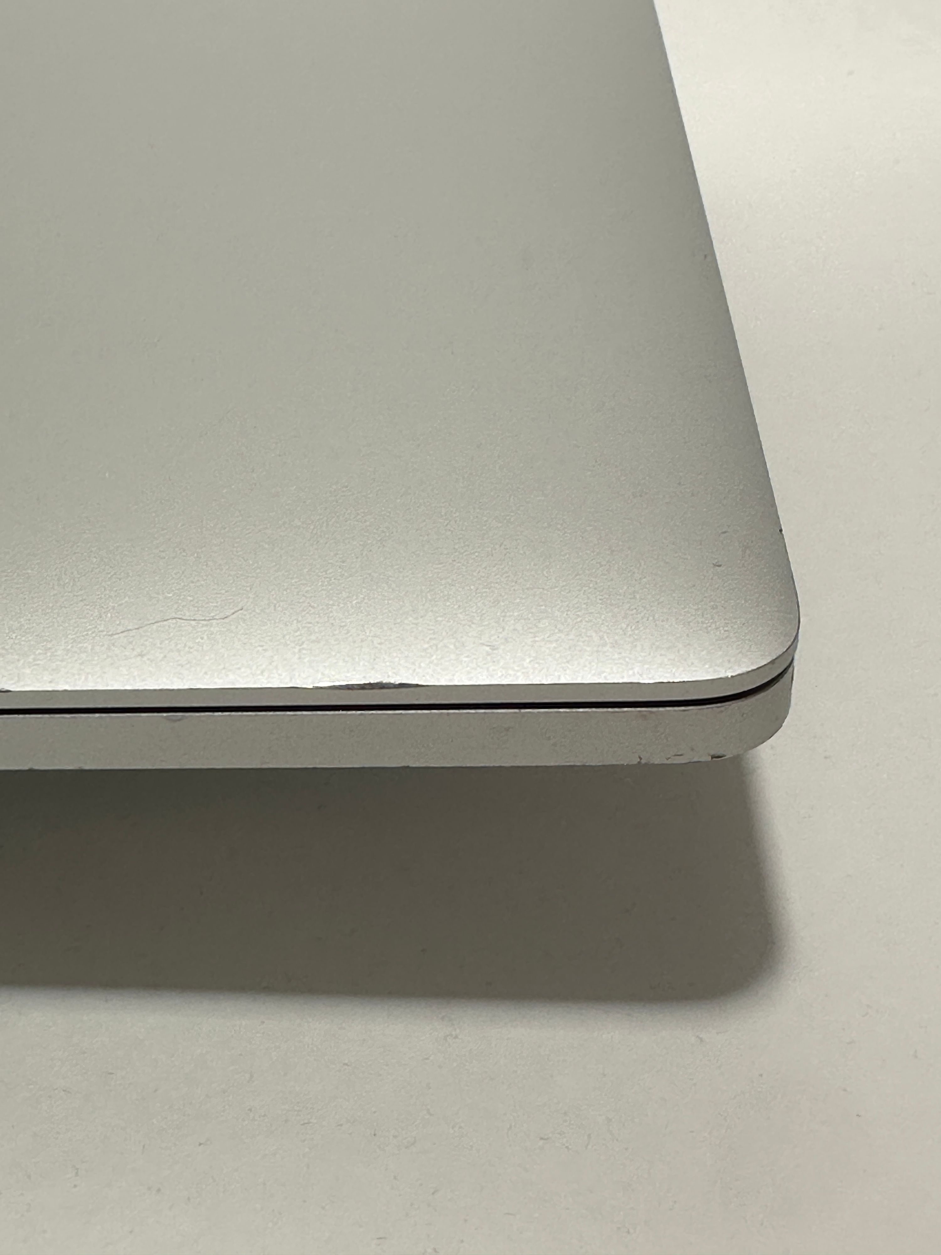 MacBook Pro 16 inch 2019 refurbished Grade B — φωτογραφία 9