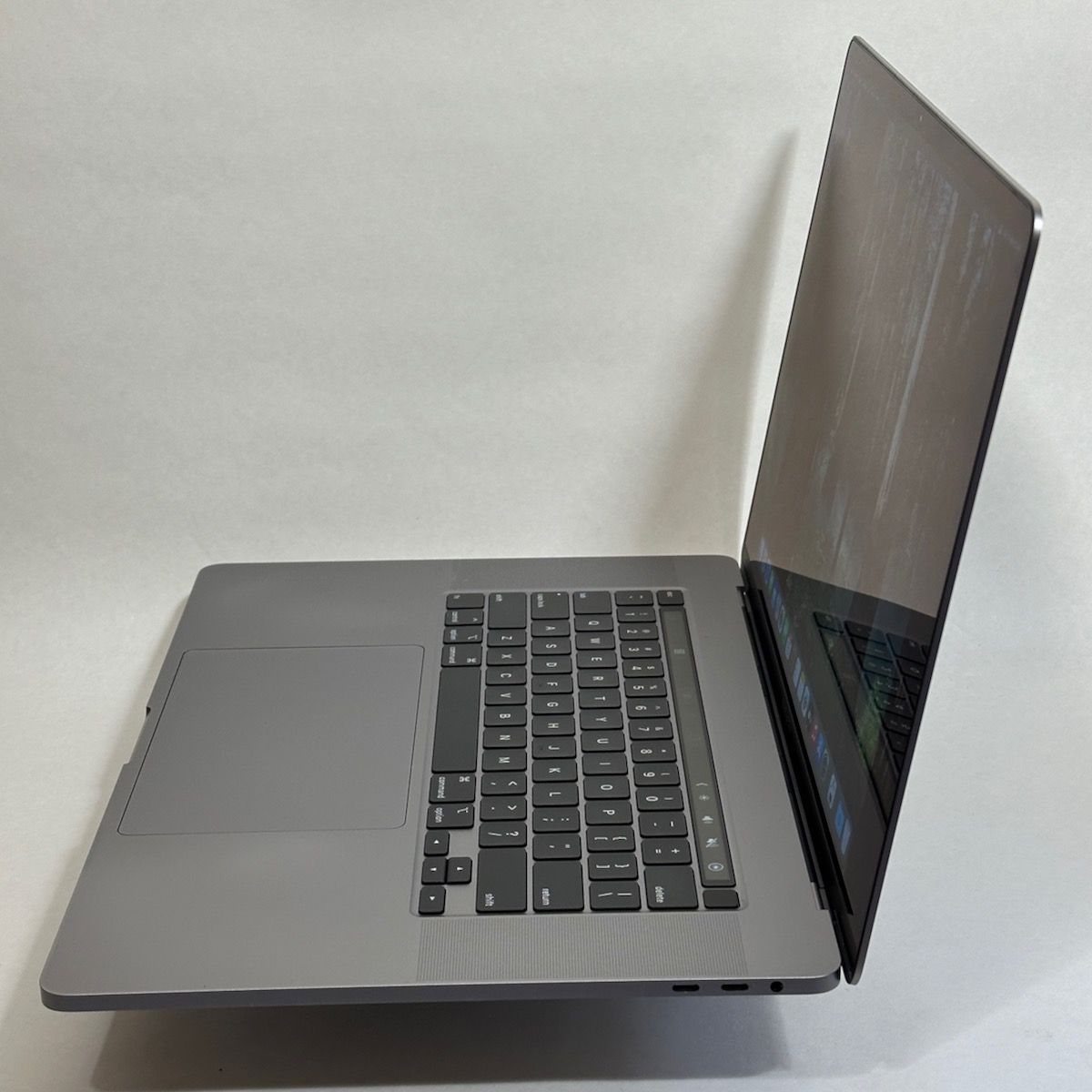 MacBook Pro 16 inch 2019  2026 refurbished Grade B — foto 5